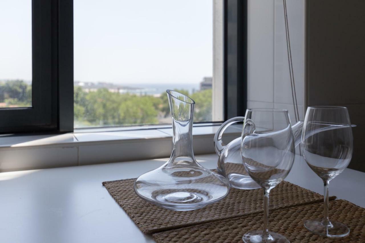 Deluxe With Sea View Apartment *