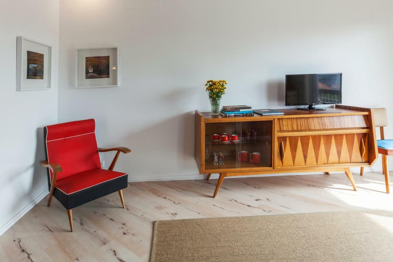 Spacious And Bright Ap Ii