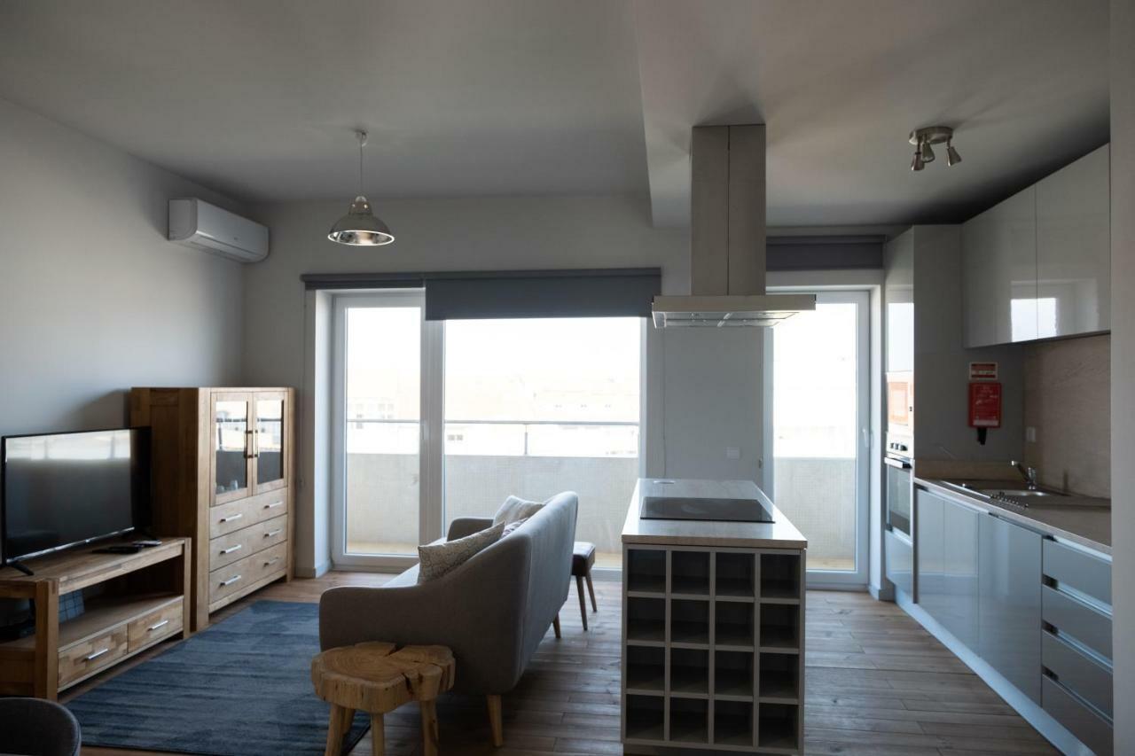 Rooftop View With Free Parking Appartement Porto