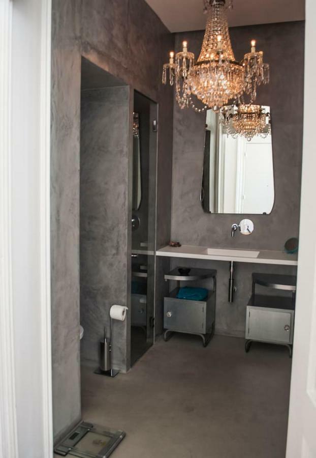 Amazing Riverside Balcony 2br Apartment *