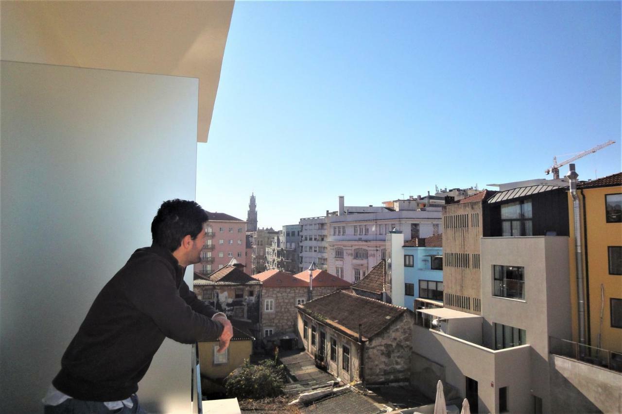 Sunny Terrace Almada *