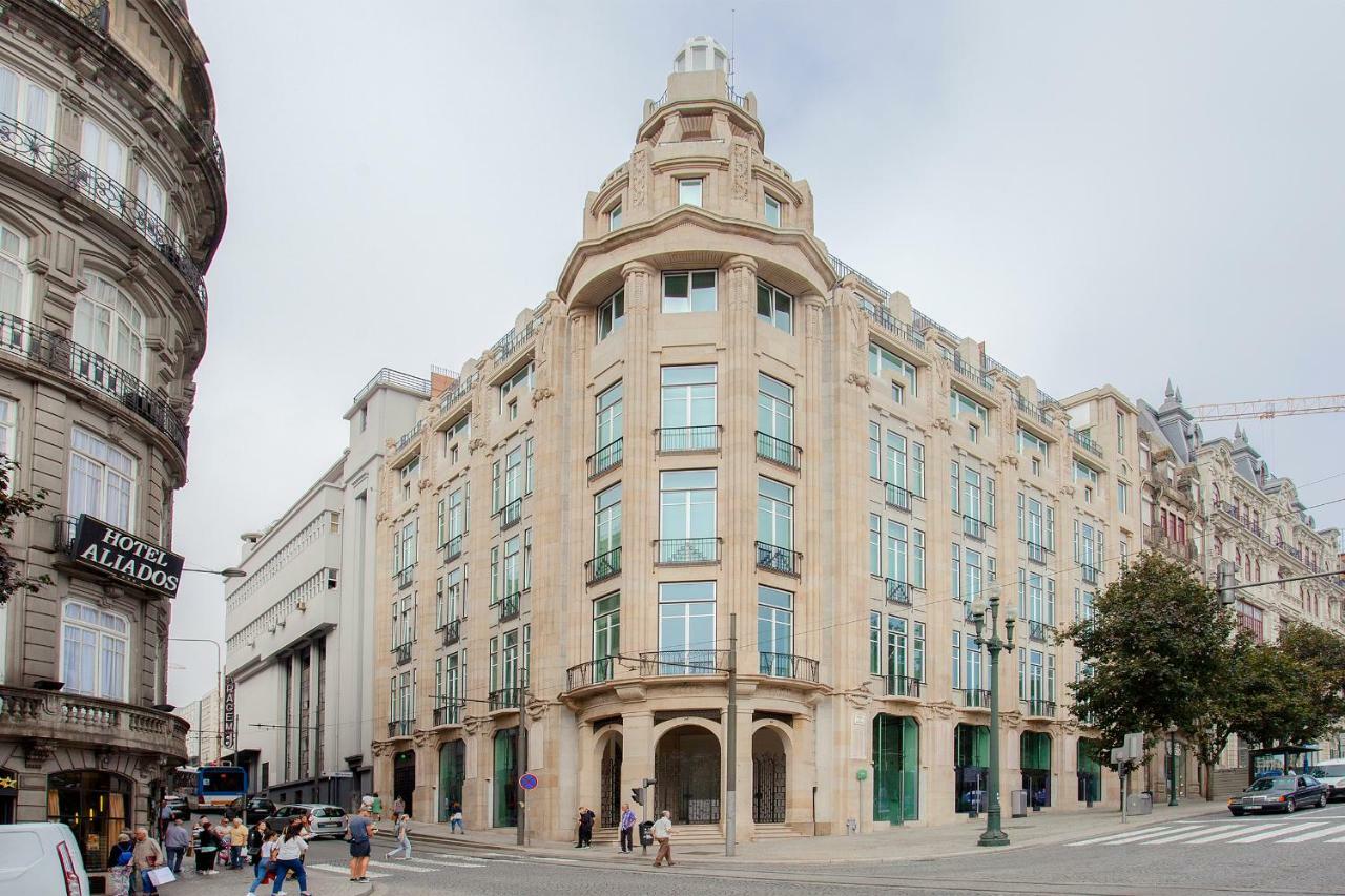 Liiiving In | Aliados Luxury Apartment