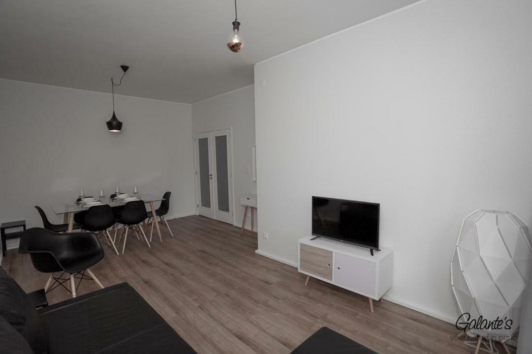 Downtown 3 Bedroom With Balcony - Quiet Street - Family Friendly - Groups Porto