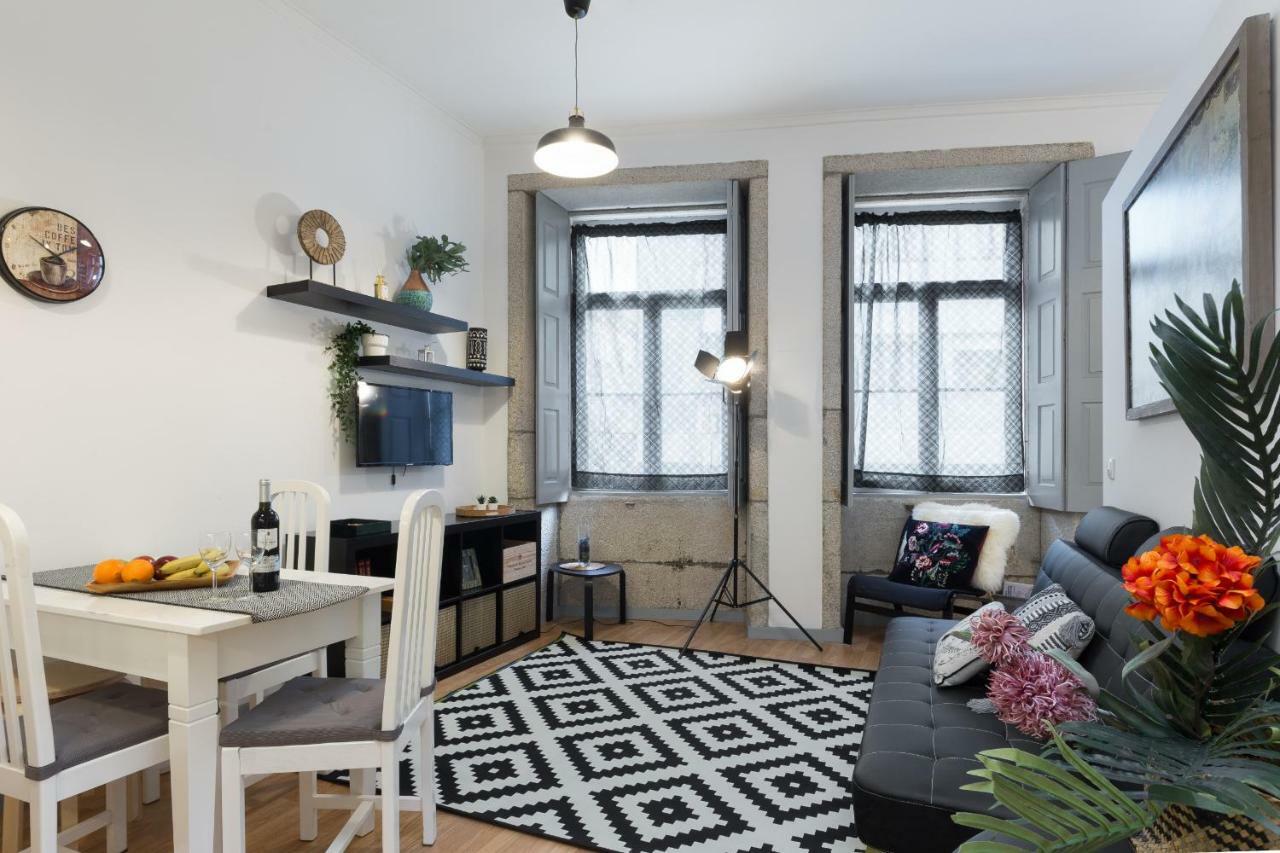 2 Comfortable Stunning Flats - Center Apartment
