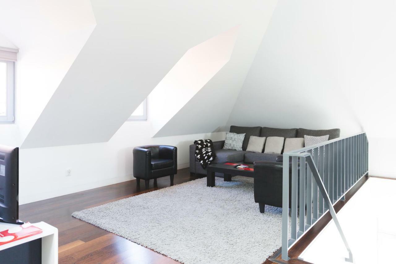 Aposentus - Downtown Modern Penthouse Apartment *