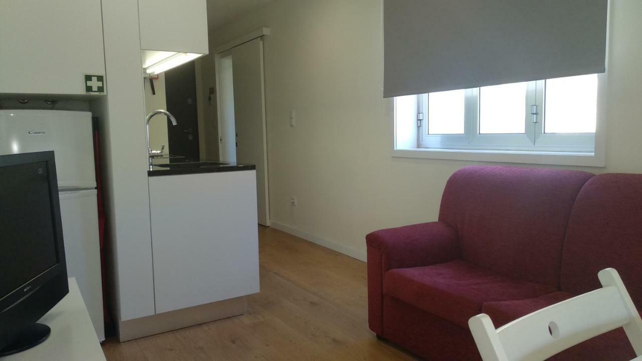 Rua De Entreparedes, 62, 2ºn Apartamento Apartment *
