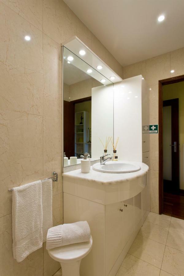 Flat Apartment *