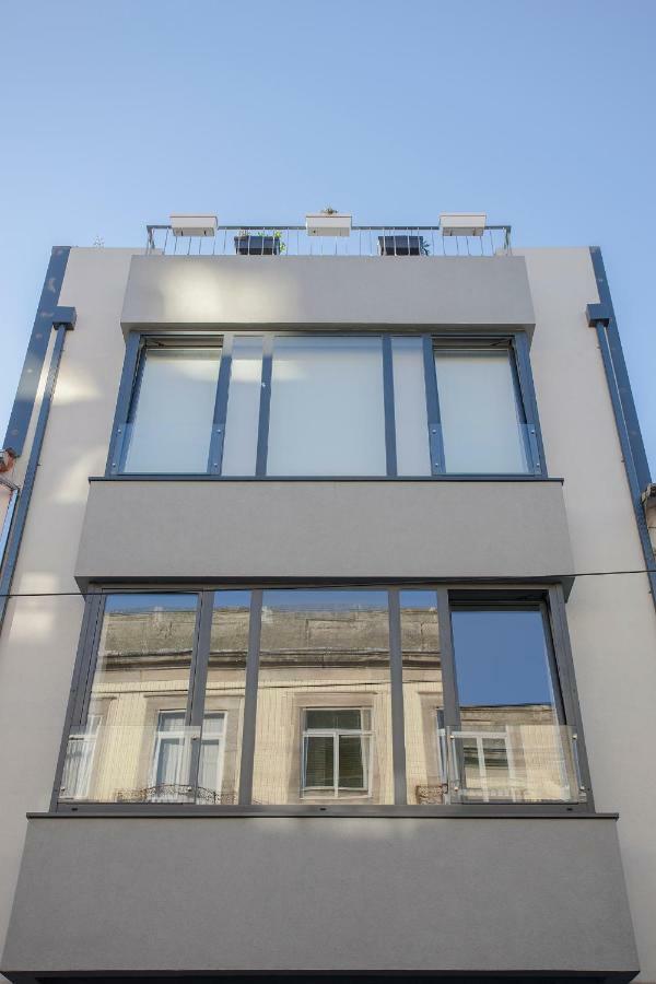 Liiiving In I Bright Light Apartment Porto