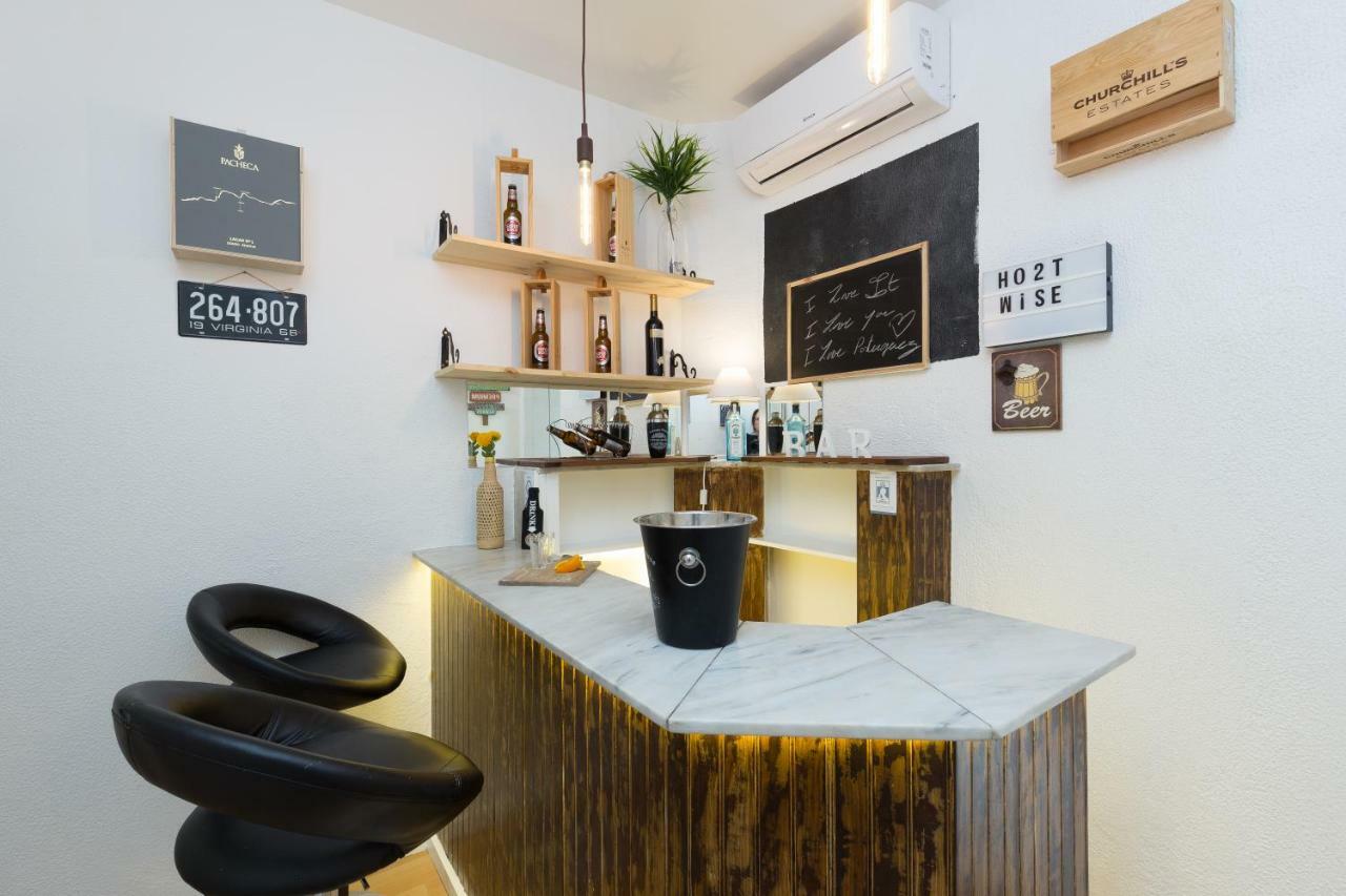 Large Flat W/ Terrace | Ace Location @ Aliados Apartment *