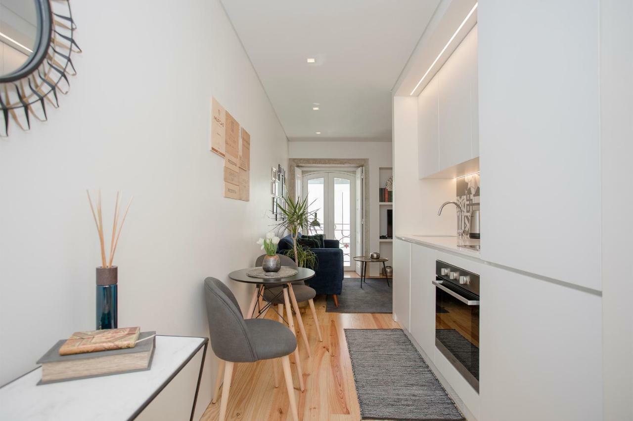 Liiiving In - Cozy & Chic Downtown Apartment *