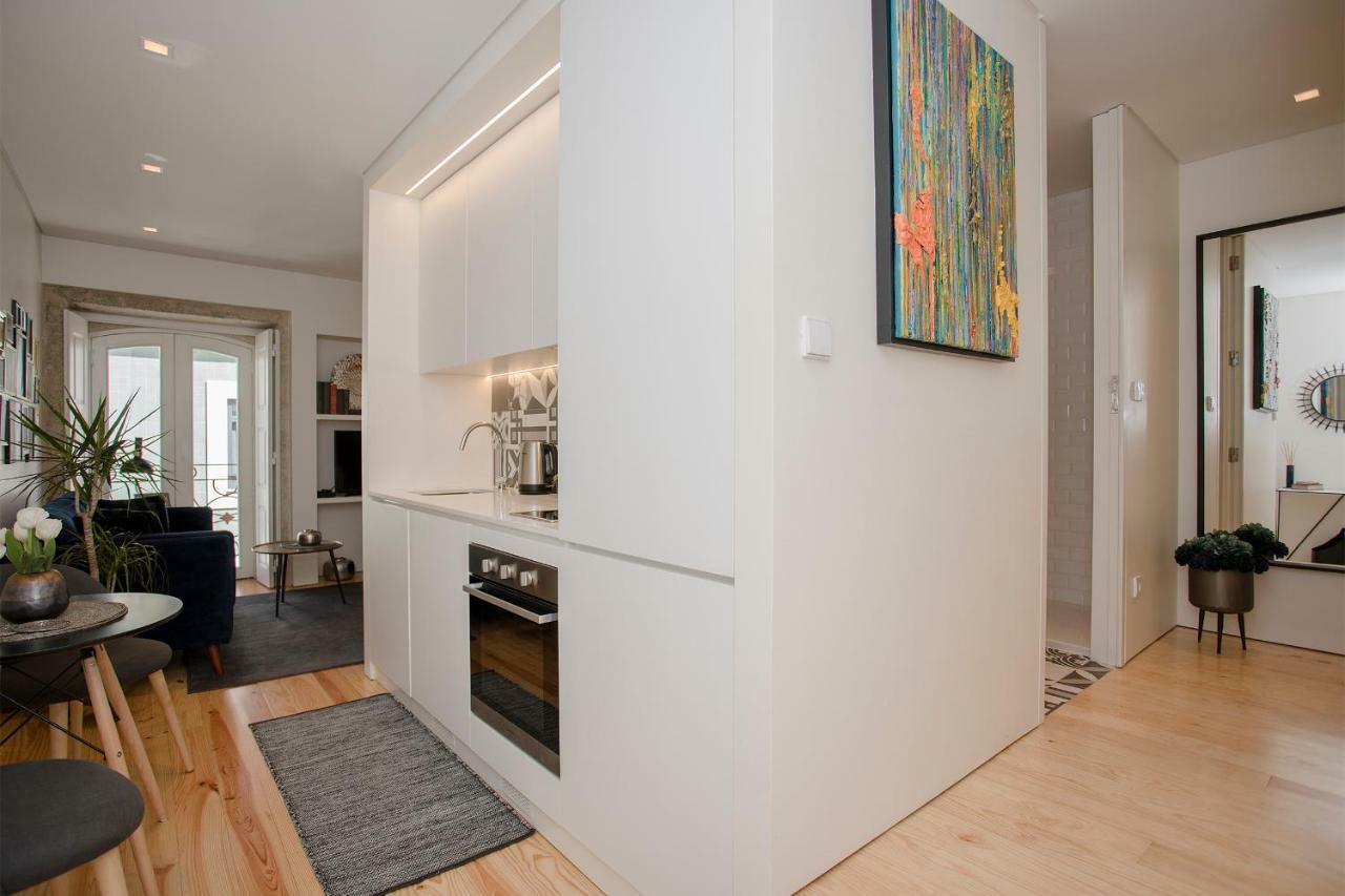 Liiiving In - Cozy & Chic Downtown Apartment *