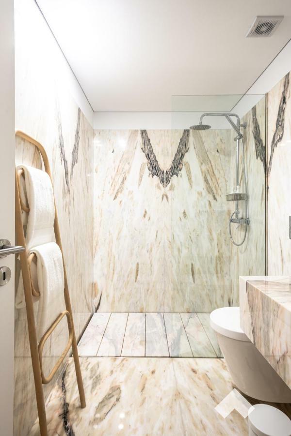 Artsy Retreat In The Heart Of Porto