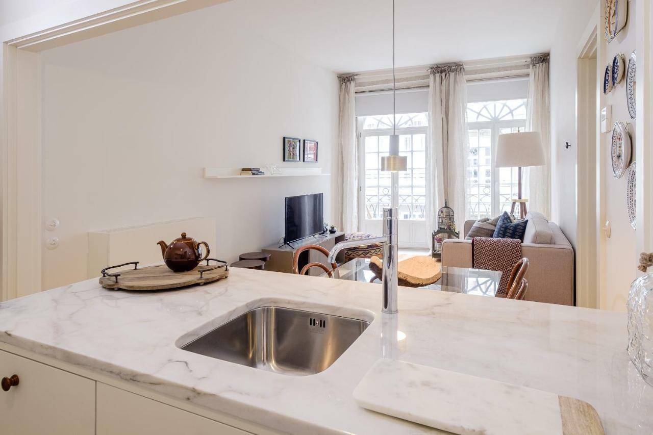 Apartment Boutique Rentals-flores Plaza In Historical Center Porto