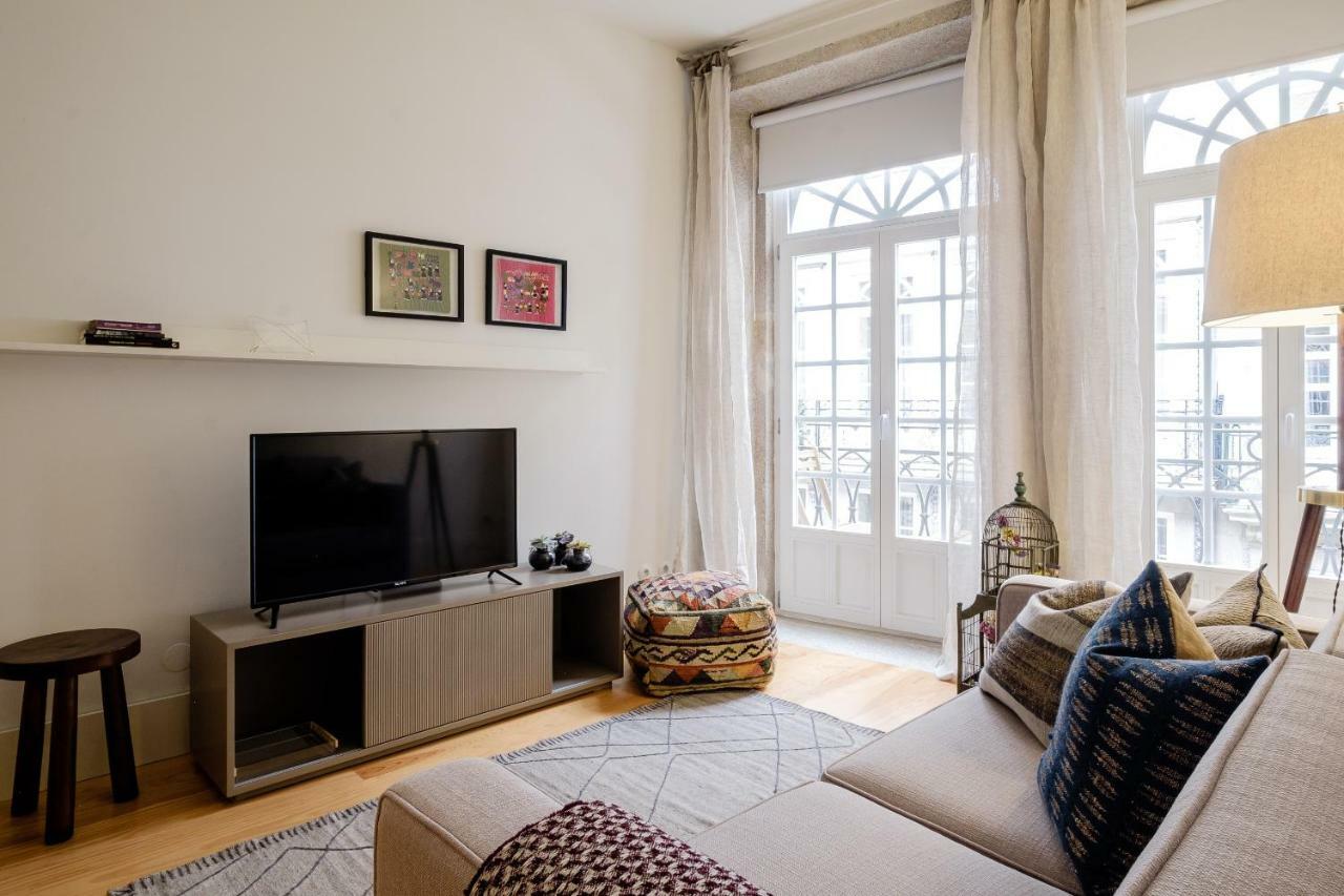 Boutique Rentals-flores Plaza In Historical Center * Porto
