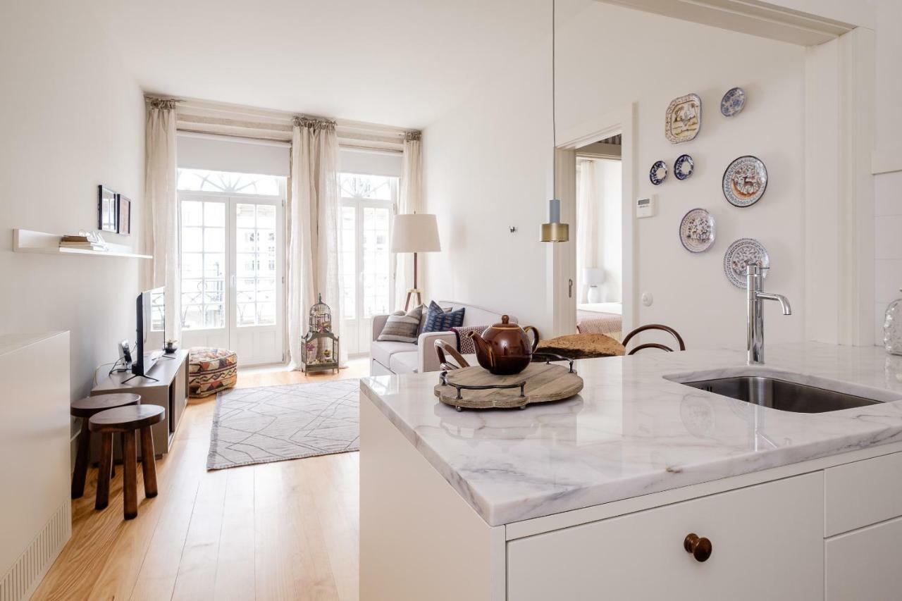 Boutique Rentals-flores Plaza In Historical Center Apartment Porto