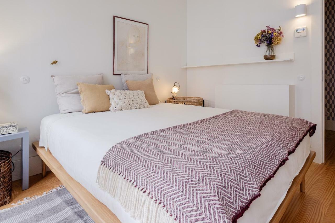 Boutique Rentals-flores Plaza In Historical Center Porto