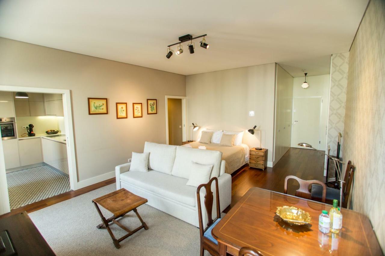 Cardosas Square Luxury By Hosts Apartment