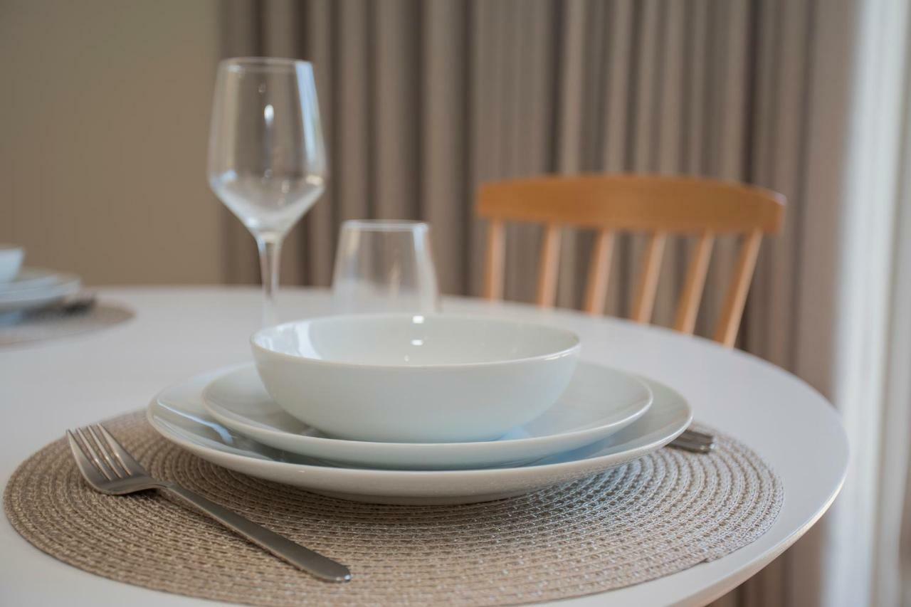 Apartamento Liiiving In - Charming Downtown Delight *