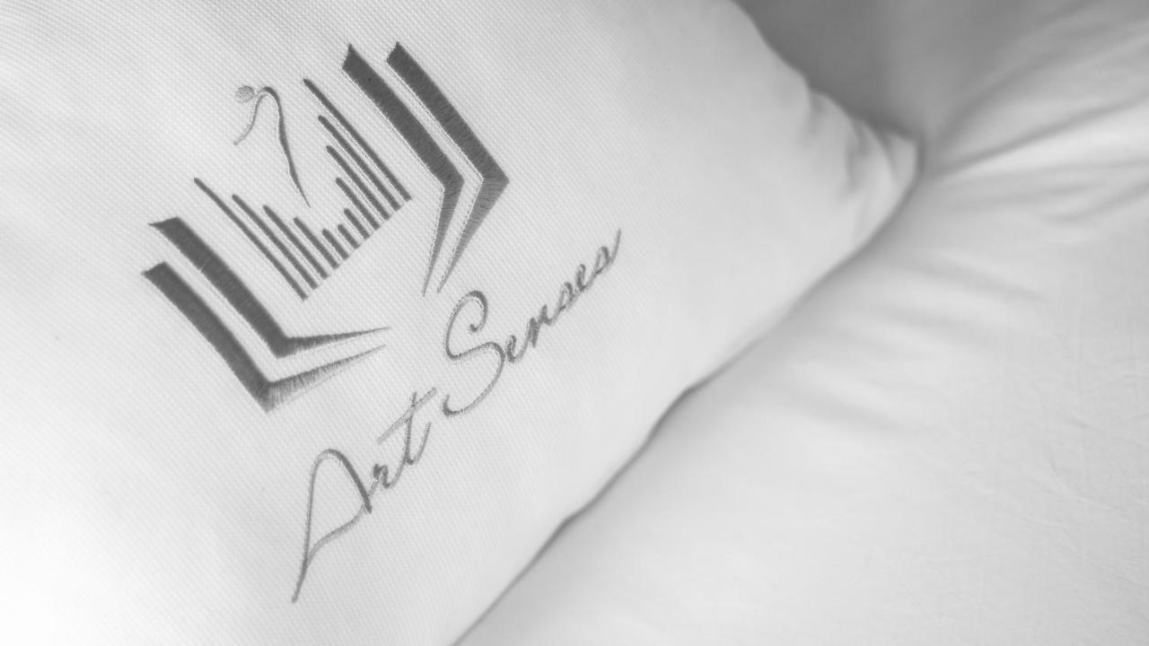 Art Senses | &
