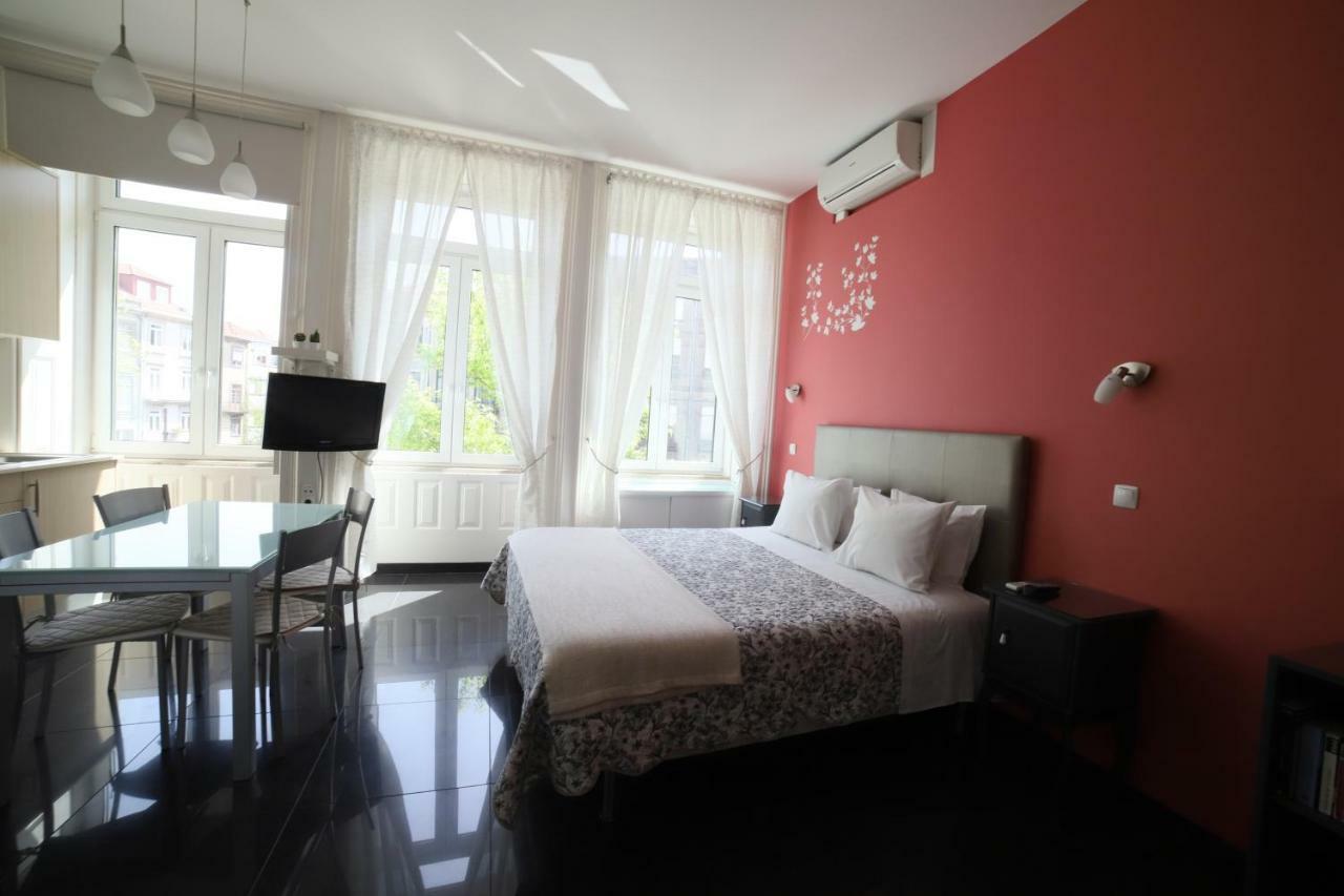 Pinho Apartments, And