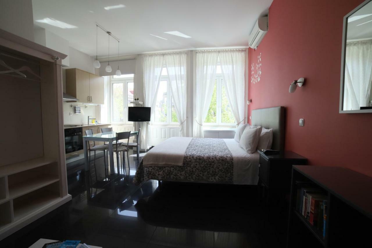 Pinho Apartments, And Casa de hóspedes 2*