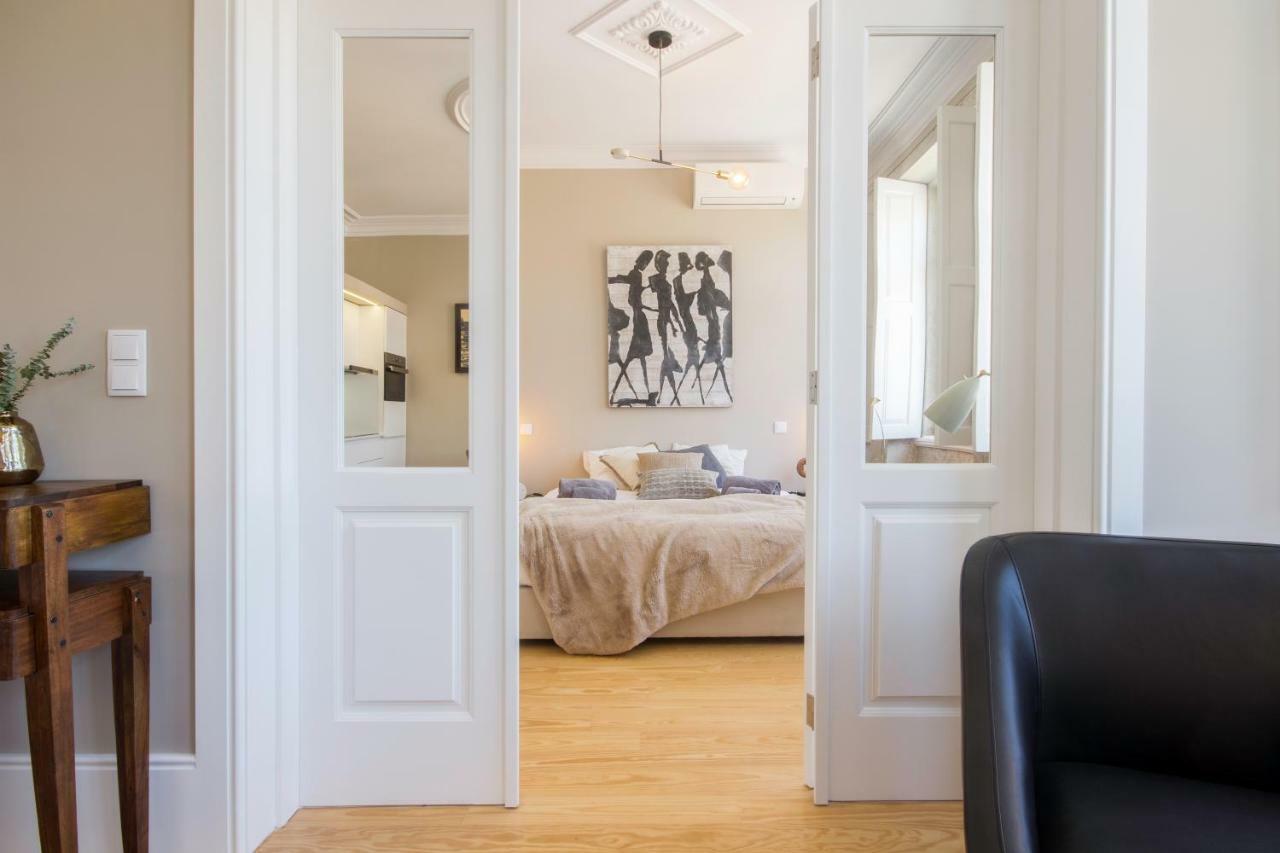 Graceful Design In By Cozzy Homes Apartment Porto