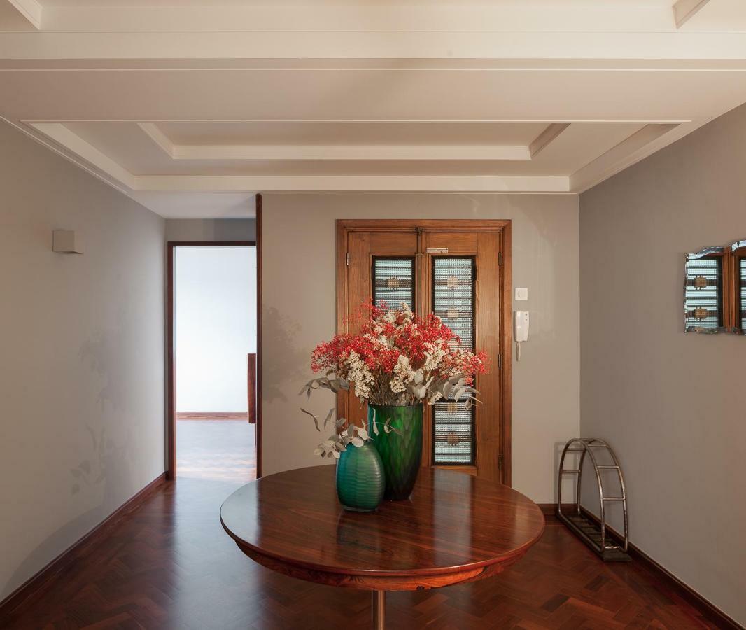 Art Deco Apartment Over Bolhao Market Porto