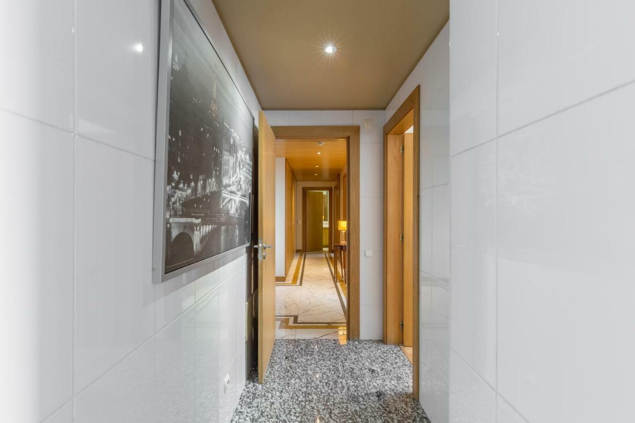 Deluxe With Sea View Apartment