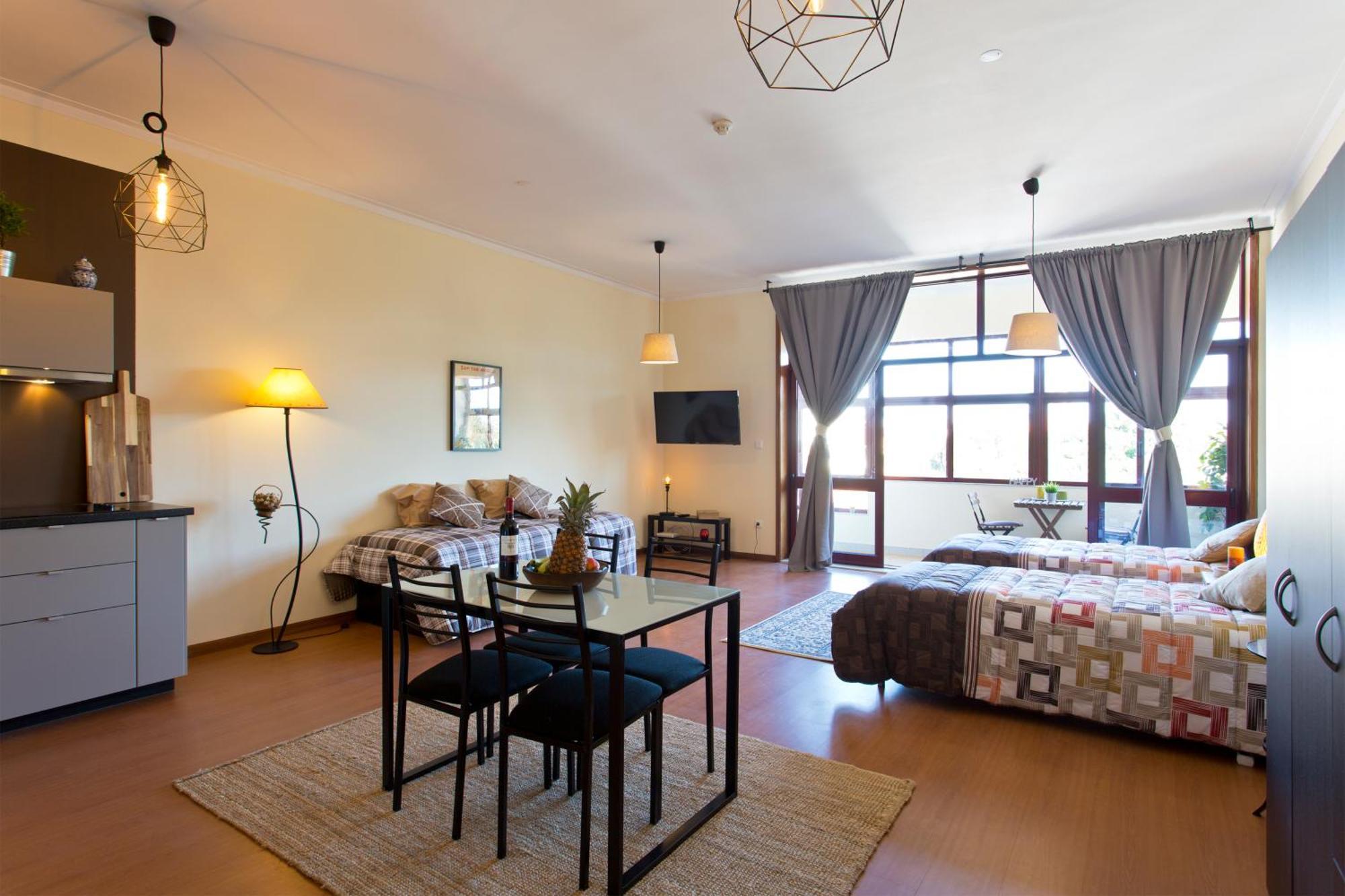 Cozy Sunny Flats By Hostwise Apartment