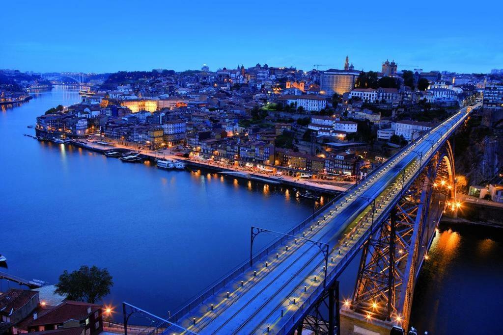 Botel Sleepboat Barco Porto