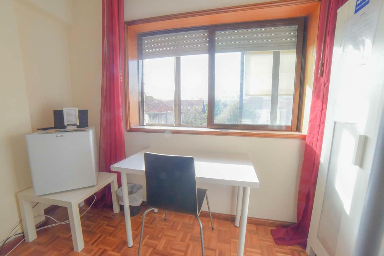 Com 4 Camas Homestay *