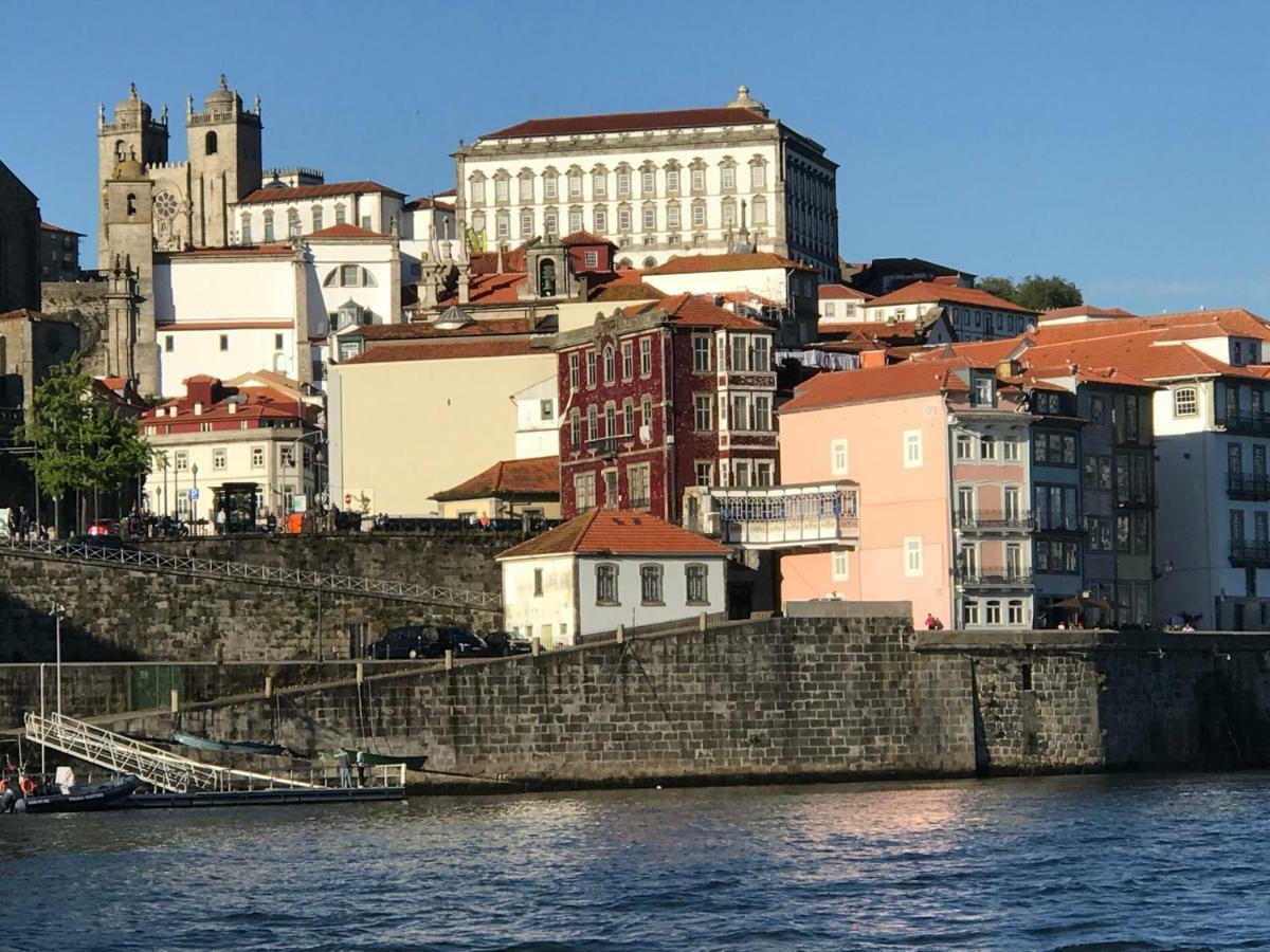 Private Yacht- Douro River Botel Porto