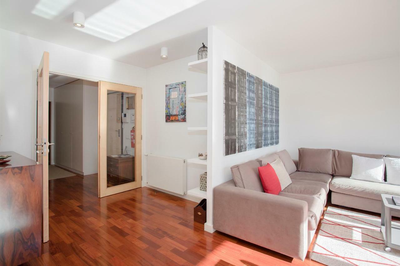 Apartment Liiiving In | Bright Light Porto