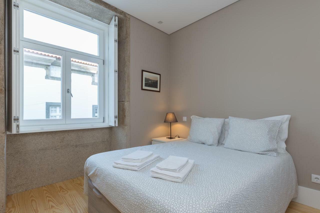 Apartment And Clerigos Views By Hosts *