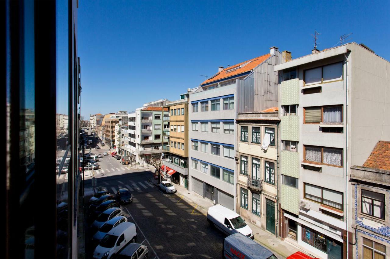 Flat Apartment *