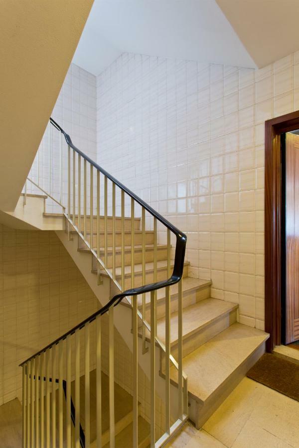 Flat Apartment *