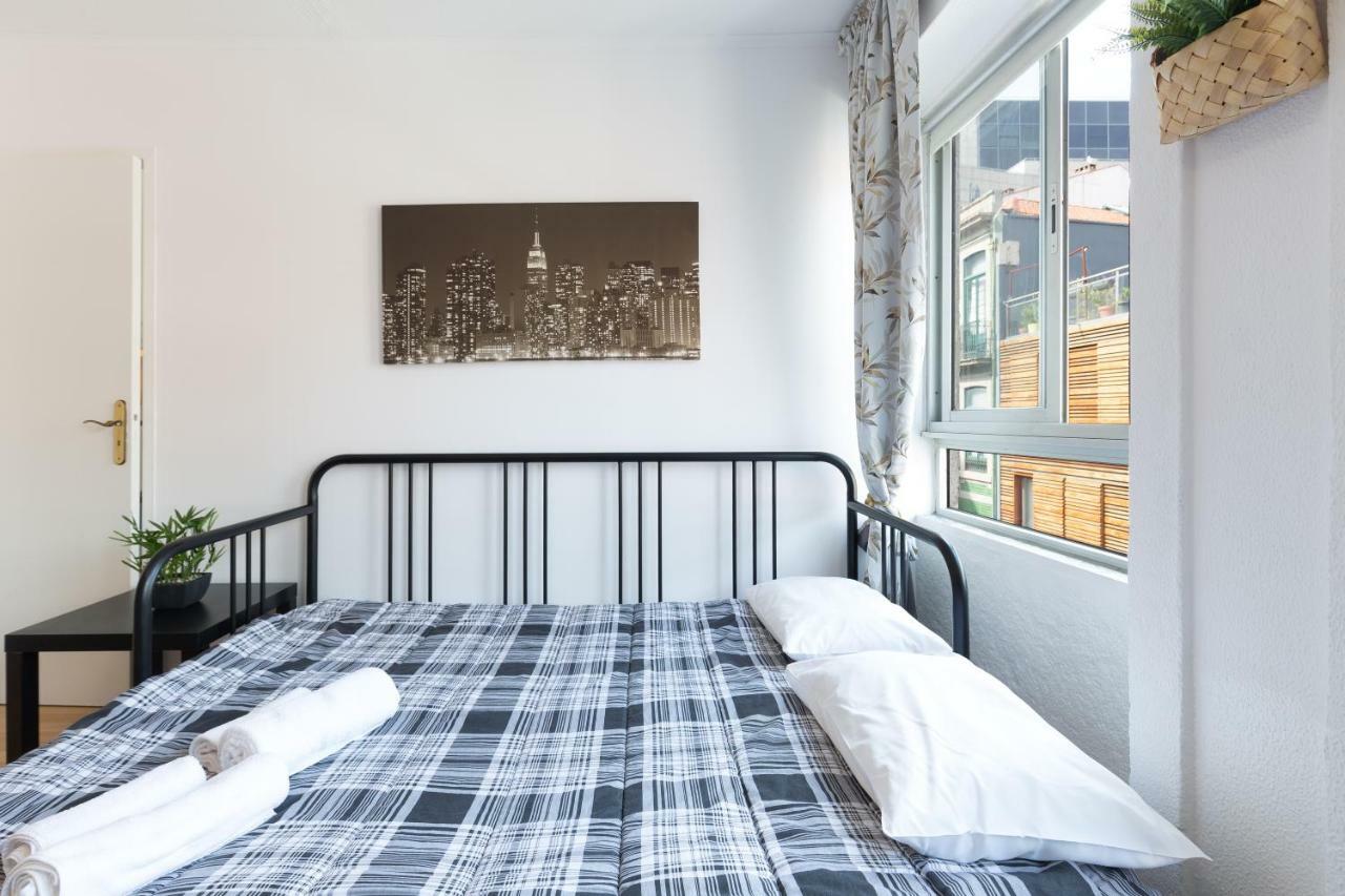 Large Flat W/ Terrace | Ace Location @ Aliados Apartment *