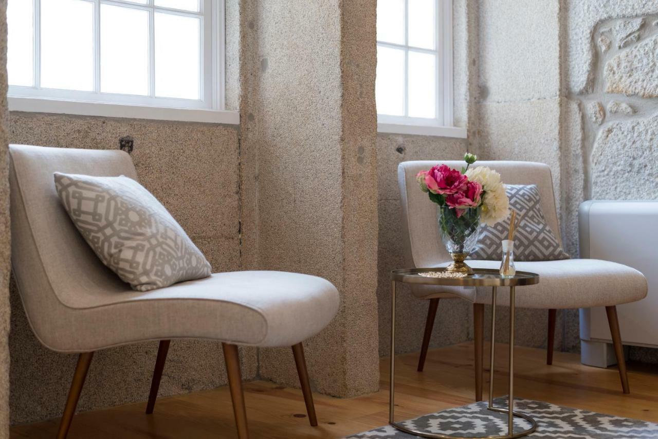 Apartment Downtown Almada Loft Porto