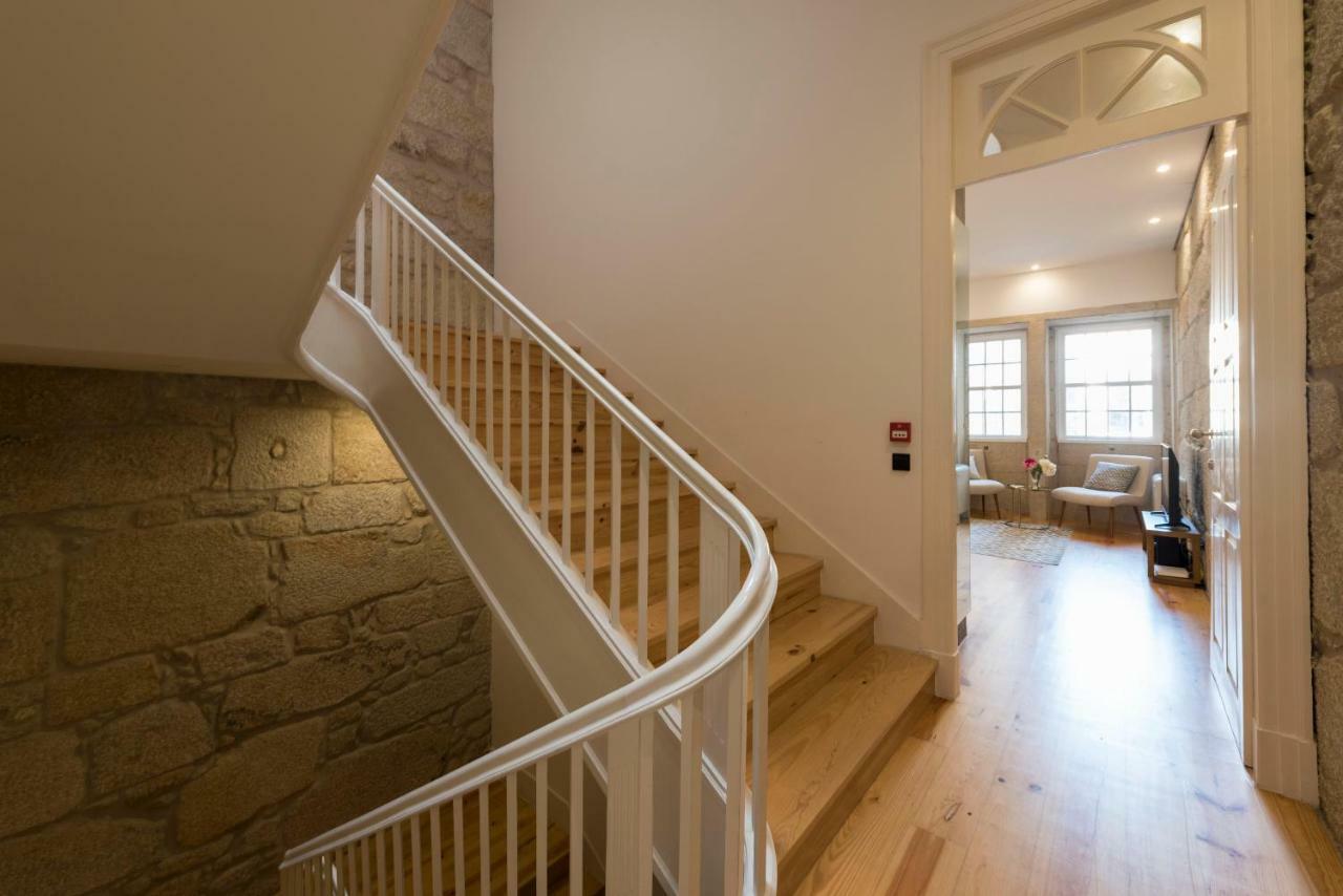 Apartment Downtown Almada Loft Porto