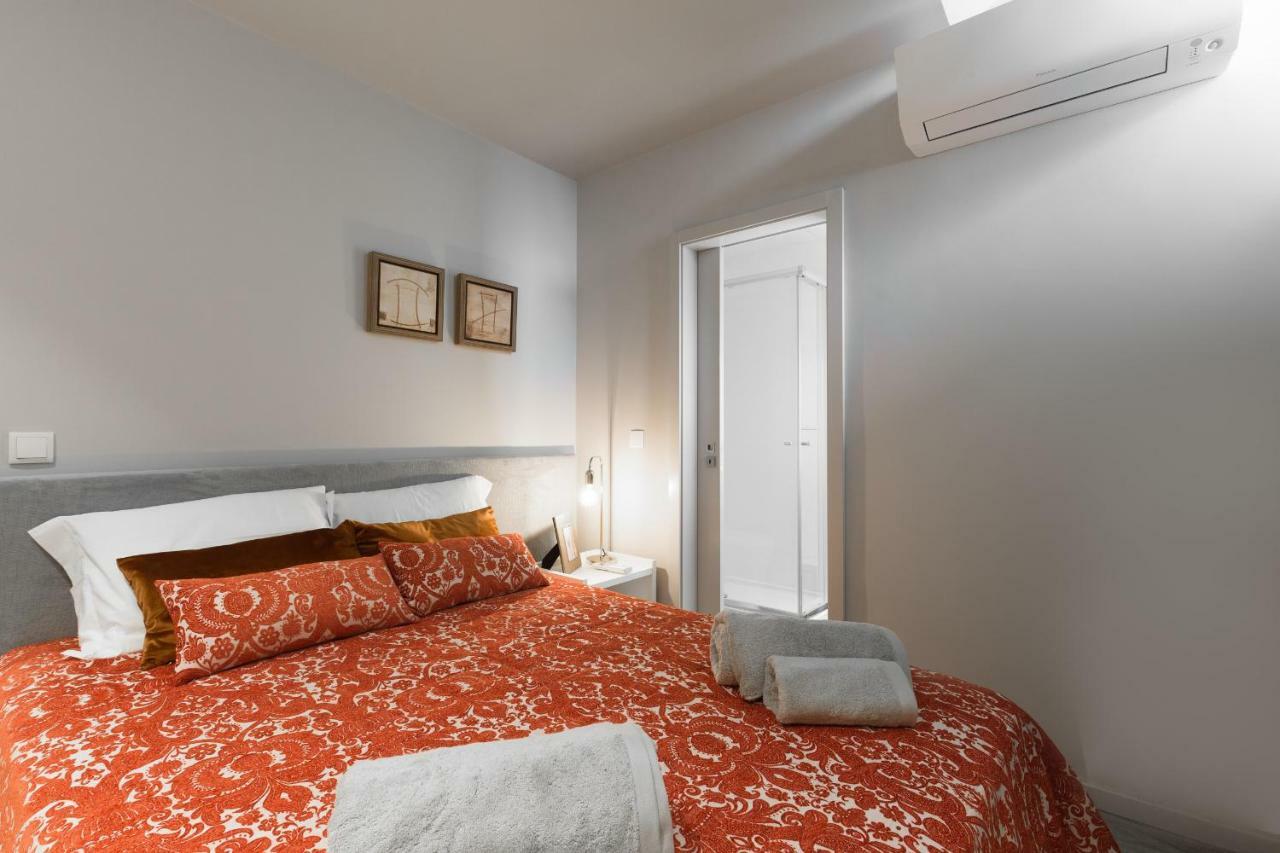 Apartment Charming Luxurious Flat With Garage By Host Wise *