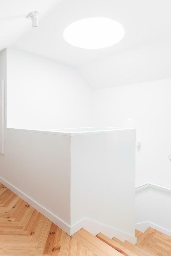 Trendy Bright Flat With Balcony By Host Wise Apartamento Porto