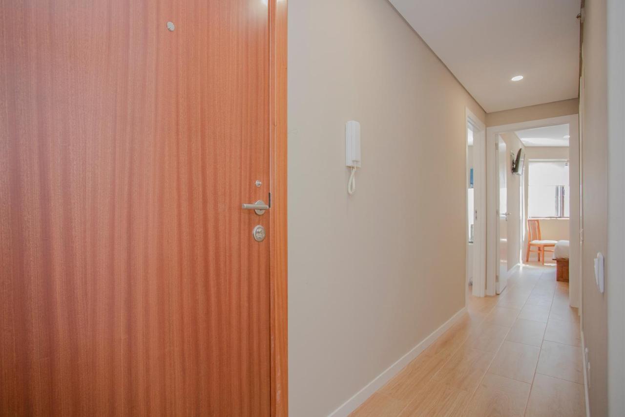 Liiiving In - Terrace Downtown Apartment *