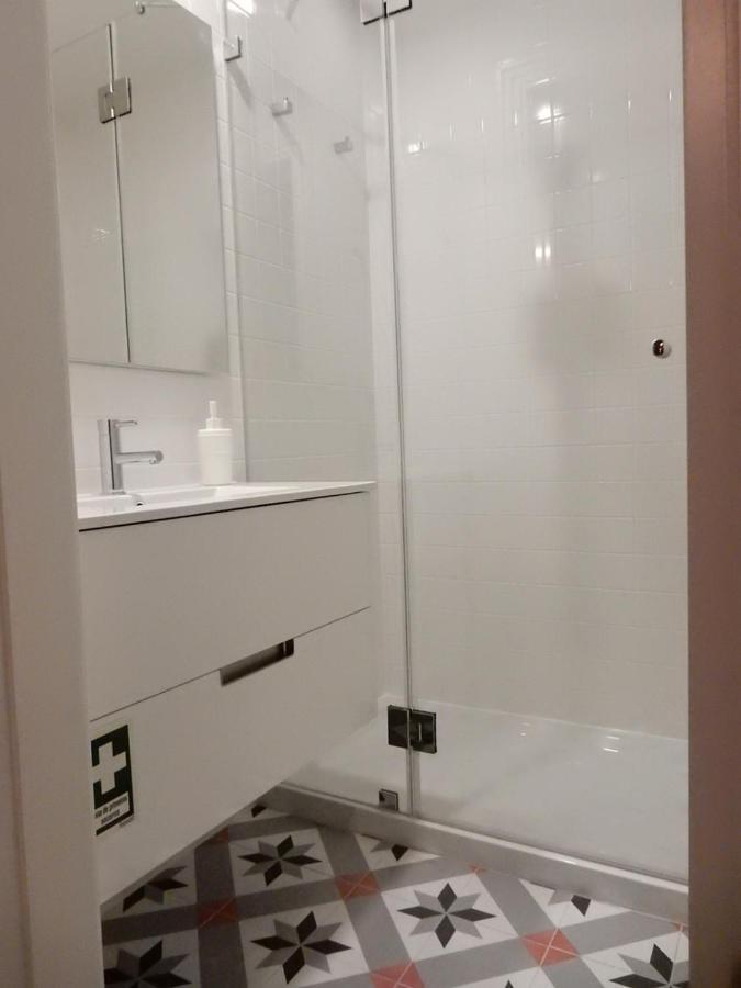 Apartment Traveler *