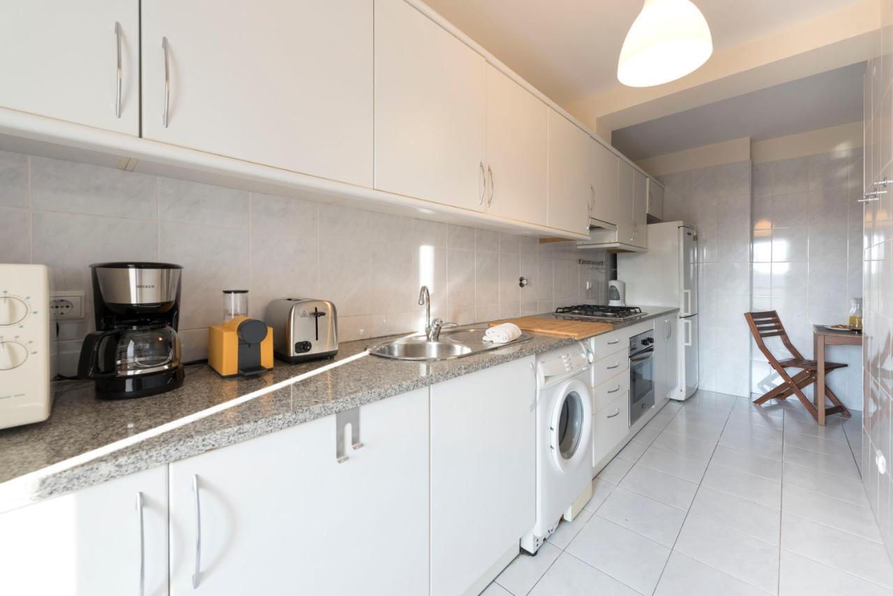 Lovelystay - Homey Feeling Flat W/ Free Parking Apartment Porto