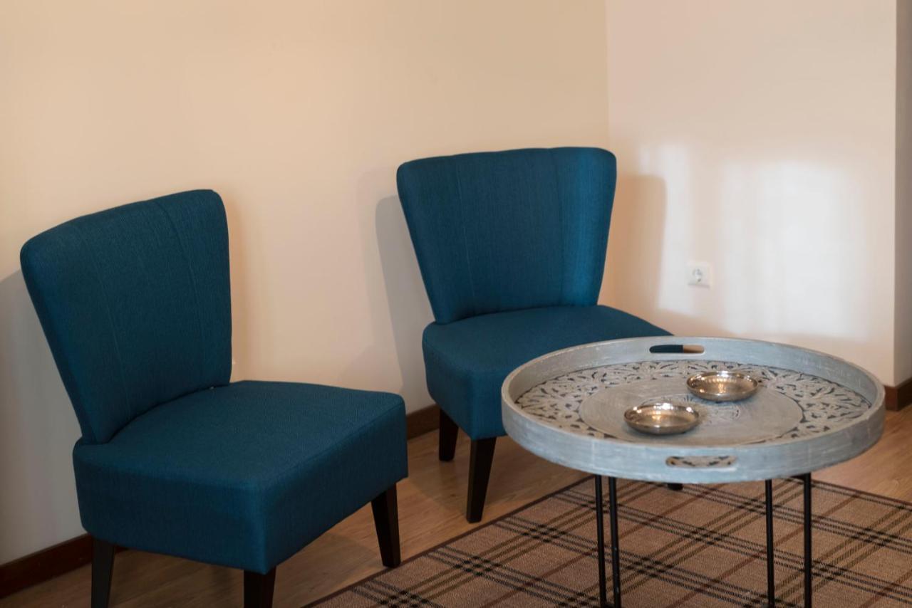 Lovelystay - Homey Feeling Flat W/ Free Parking *