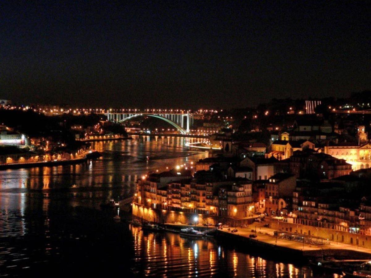 ! Free Parking Street ! Ground Floor With Washer! Porto