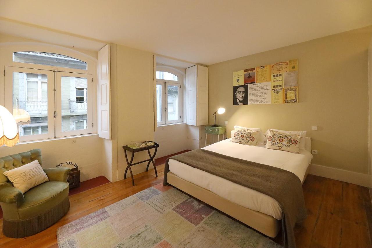 Almada Charm & Guest house *