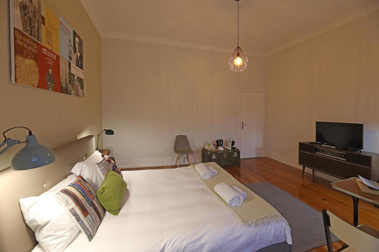 Almada Charm & Guest house *