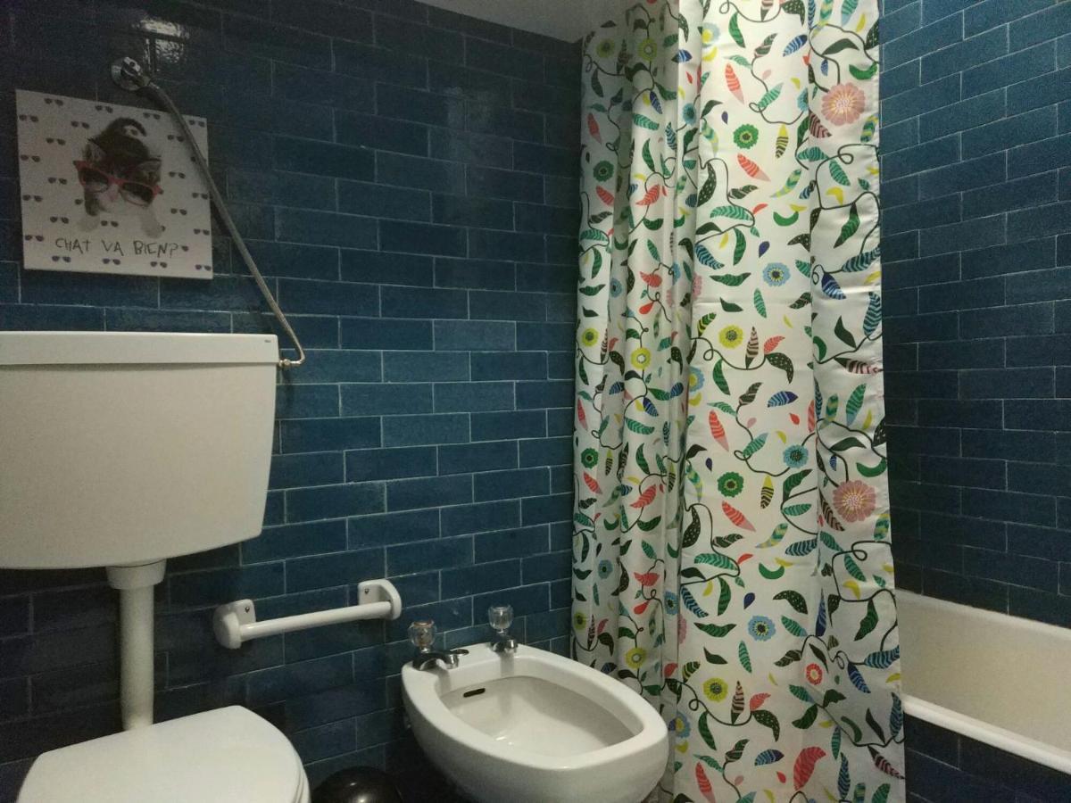Apartment ! Free Parking Street ! Ground Floor With Washer!