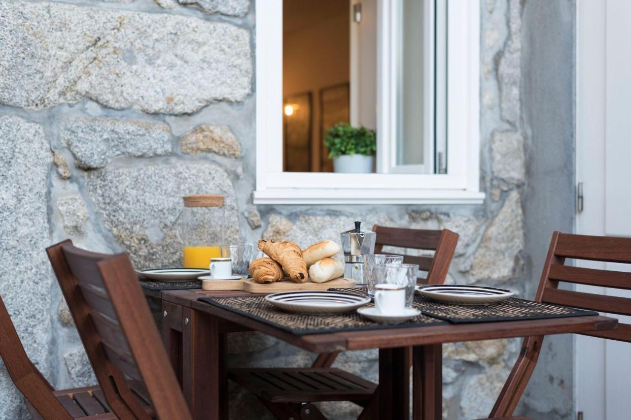 Lovelystay - Peaceful Living W/ Backyard Apartment Porto